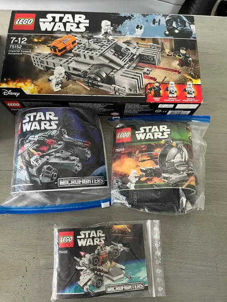 Lego-Star-Wars-Sets, ein Karton und drei Beutel